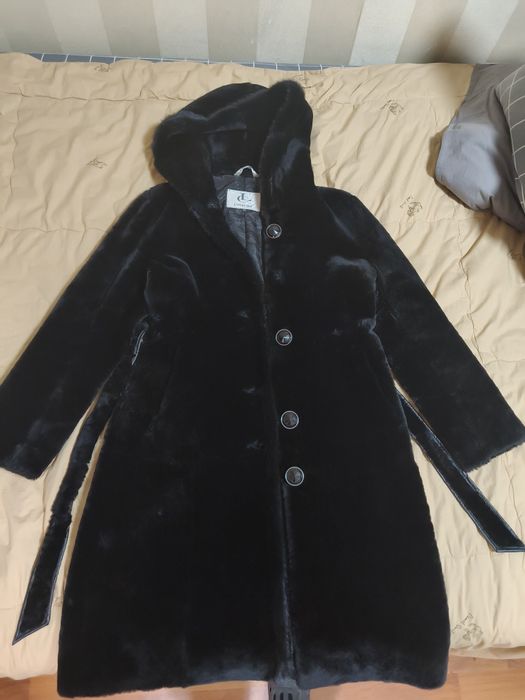 Продам Шуба женская черная цигейка, мутон, отделка норка.