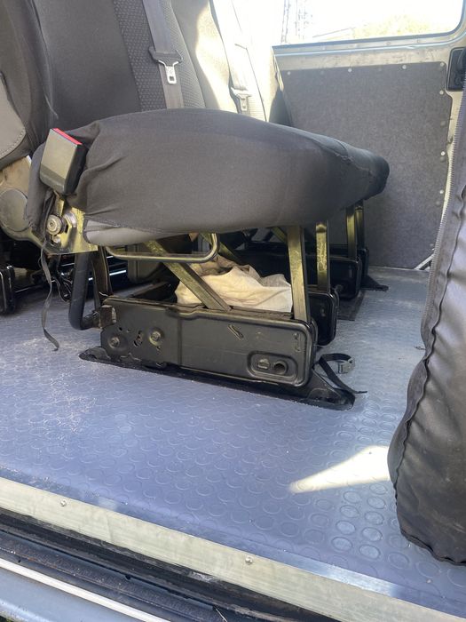 Седалки за бус Рено Мастер