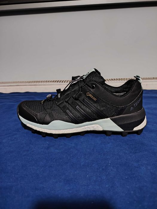 ADIDAS TERREX 330, cu GoreTex, mărimea 40, interior 24,5 cm.