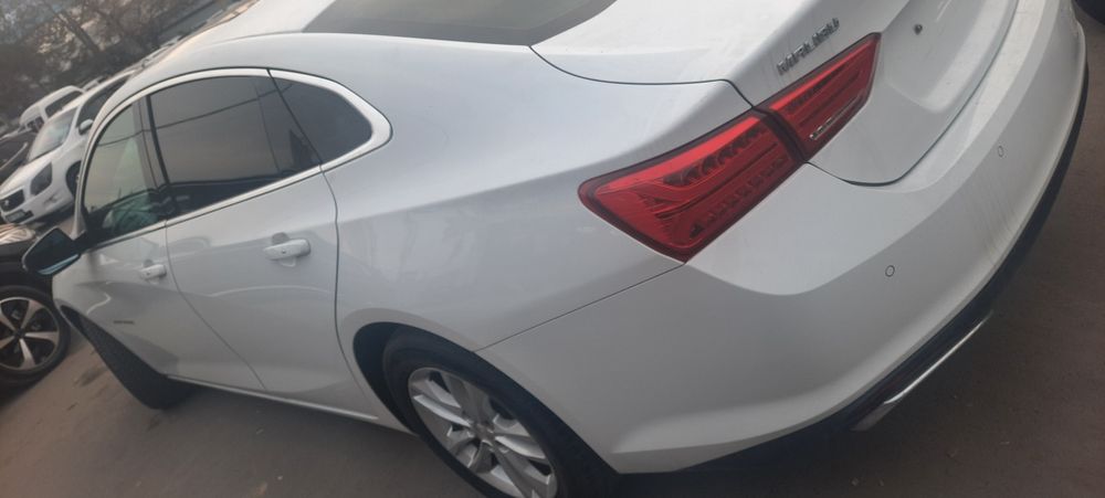 Malibu 2.4 sotiladi toza