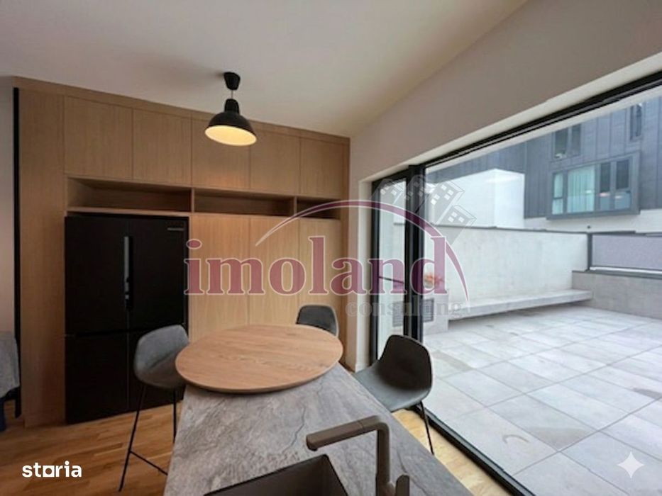 Vanzare - Townhouse 6 camere - mobilat + 2 locuri parcare Avalon Estat