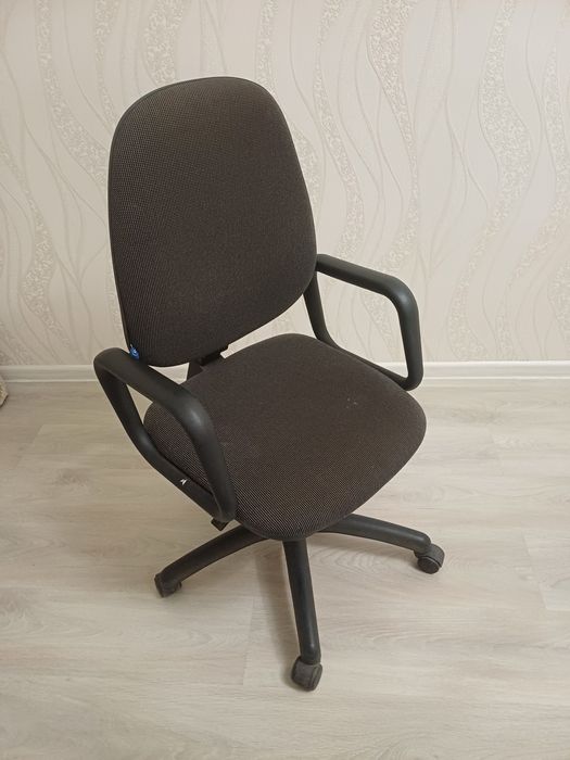 Продам кресло компьютерное, офисное