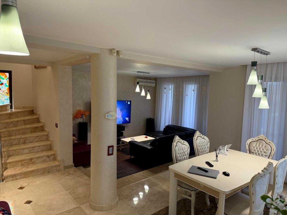 Casa ,Vila langa padure ,teren + livada 4500mp, JACUZZI, Panouri 10kw