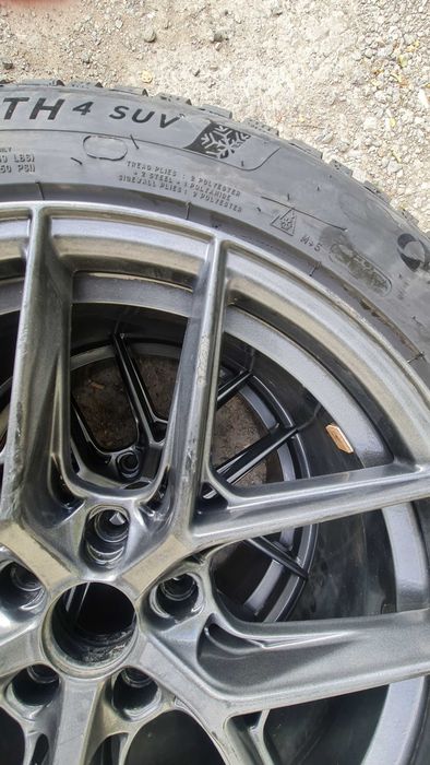 Michelin x-ice north 4. 235 ×55×19