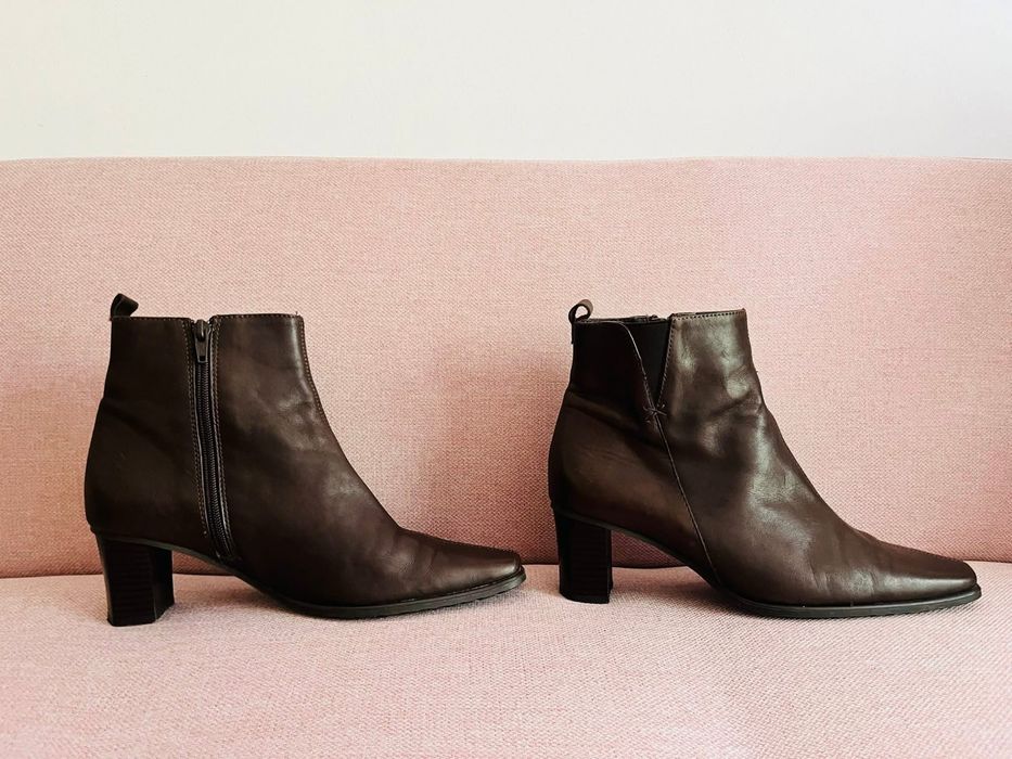 Botine vintage maro din piele naturala cu toc si varf patrat