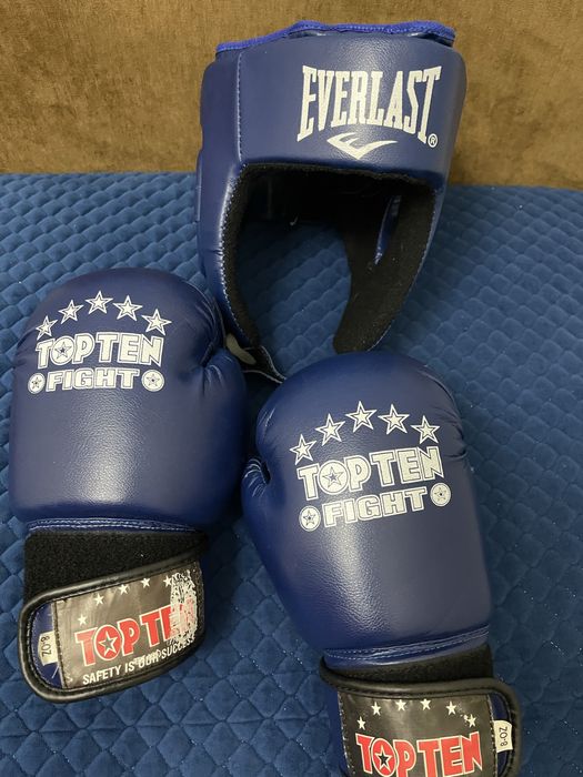 Продам боксерские перчатки с шлемом