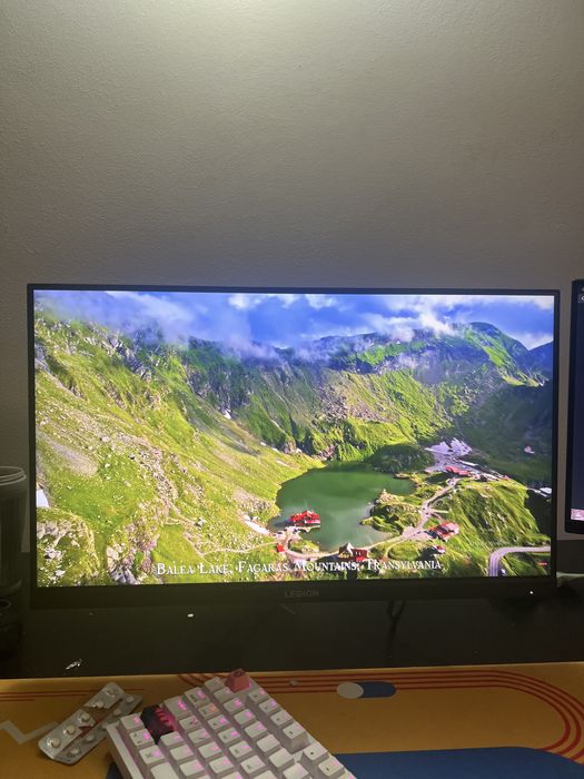 vand monitor lenovo legion 320hz