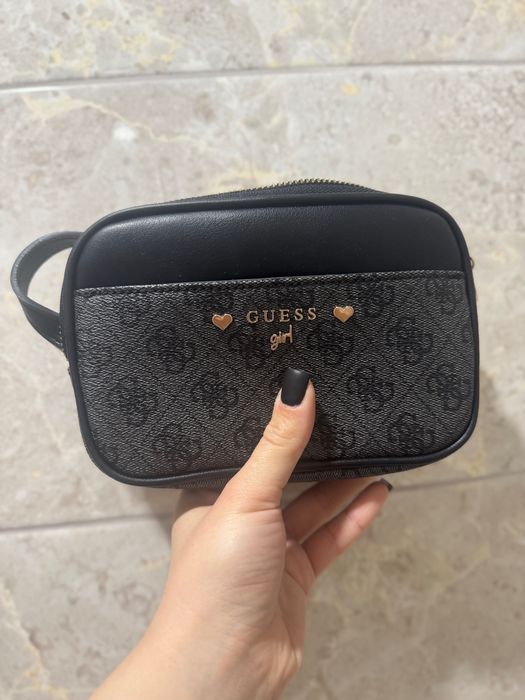 Guess Guess Дамска чанта J5YZ00 WFMF0 Черен