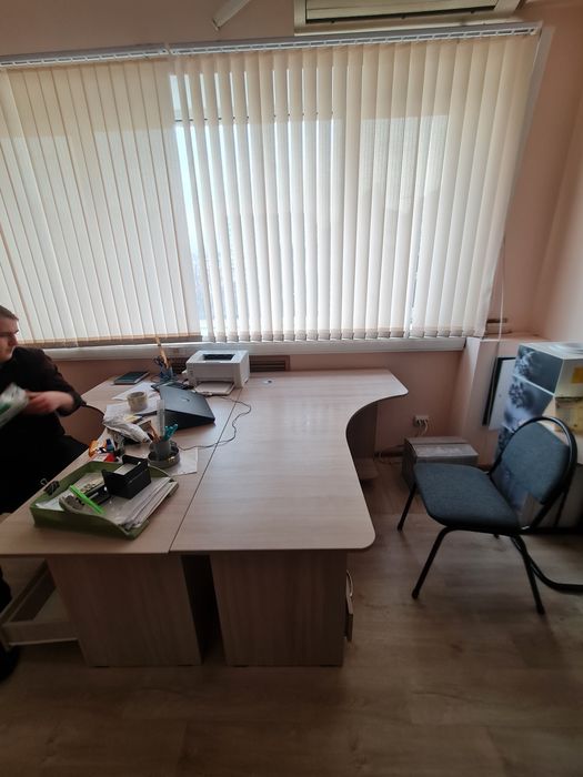 Продам стол офисный. Цена за один
