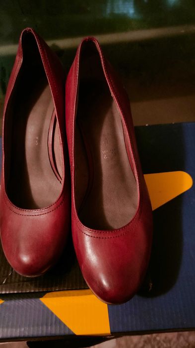 Разкошни обувки естествена кожа, цвят бордо