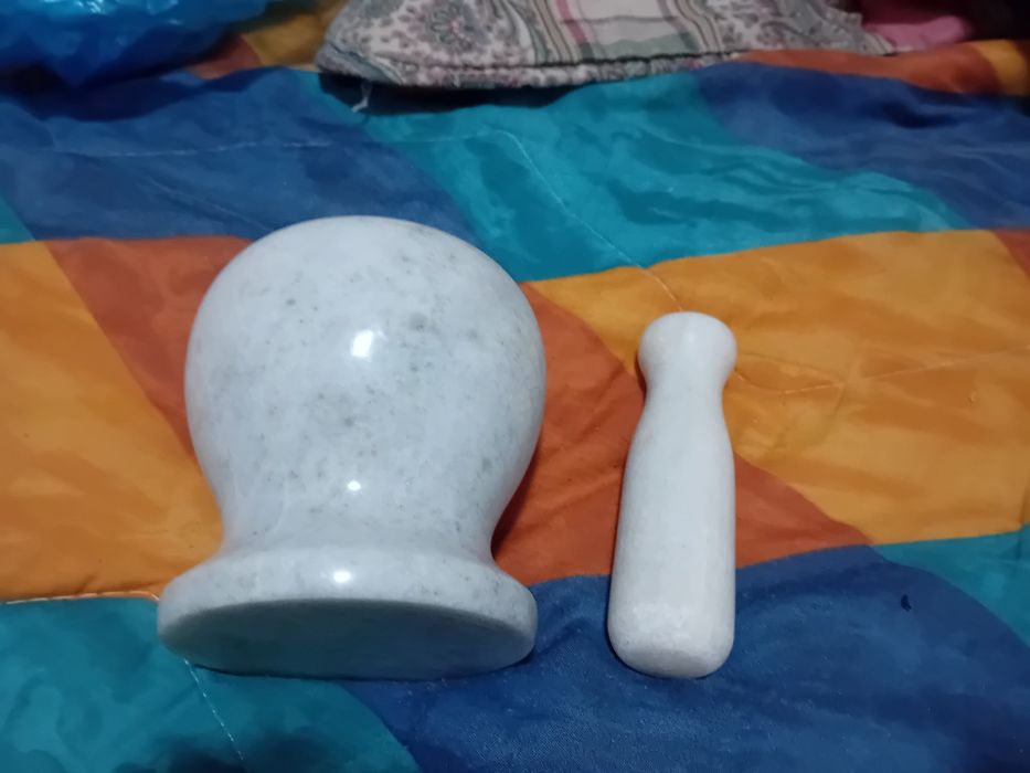 Mojar cu pistil din marmura nou diametru 7 cm