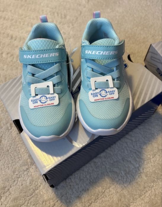 Adidasi Skechers noi cu eticheta nr 25-15cm