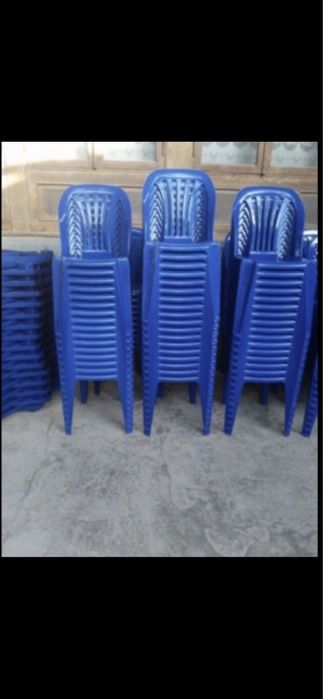 Prakatga stol stulla va idishlar