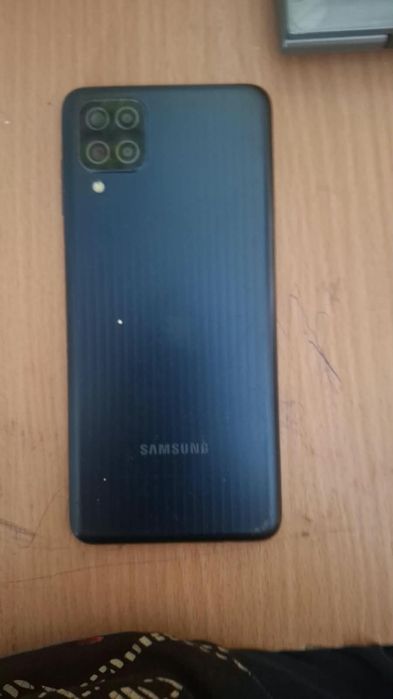 Продам телефон  самсунг М12