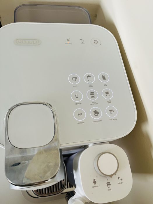 Aparat de cafea Nesspreso Delonghi varianta mare