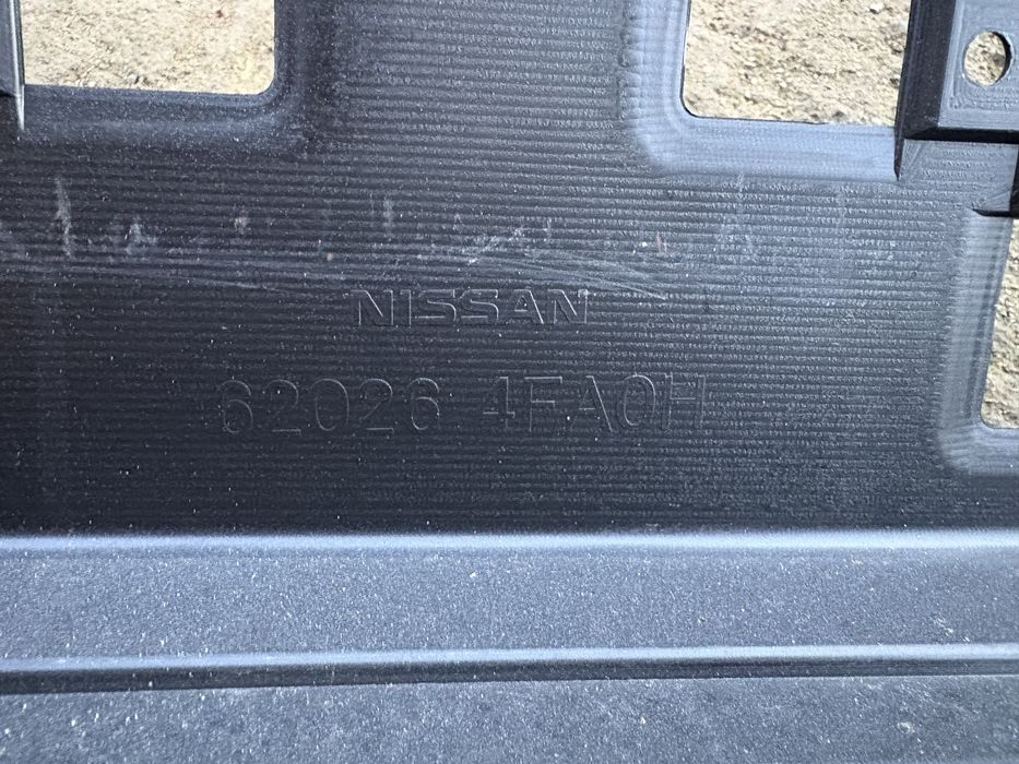 Предна броня за Нисан / Nissan NV 200