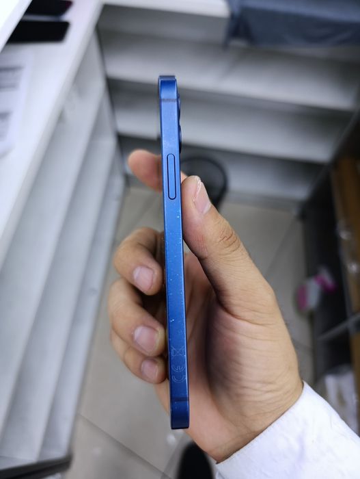 Iphone         12