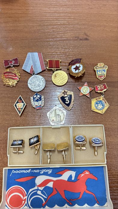 Продам нагрудные значки СССР