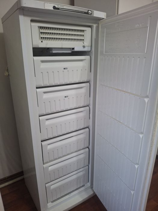 Морозилка Indesit