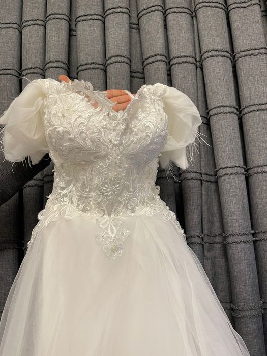 Свадбена  рокля.