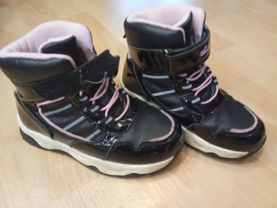 Продам обувь на девочку