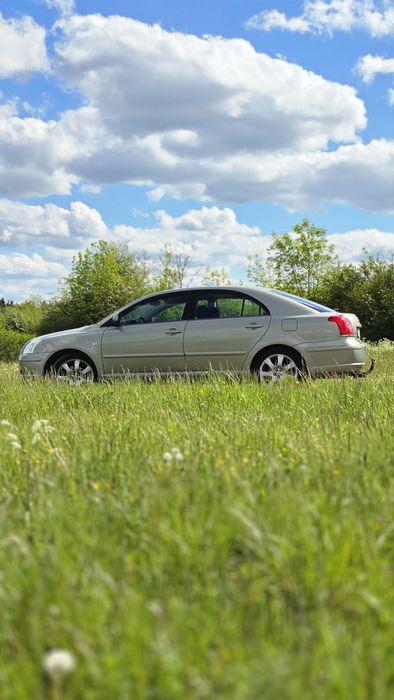 TOYOTA AVENSIS T25 Limousine !