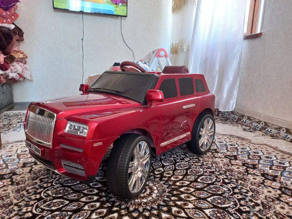 Болалар машинаси сотилади. Продаётся детская машина