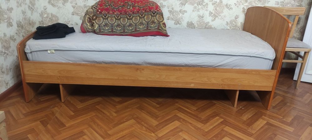 Продам кровать односпальную