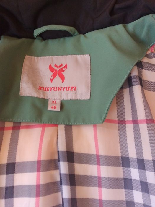 Калин куртка сотилади женский.холати аьло масквадан олиб келганман