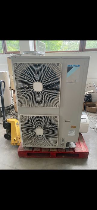 Климатик Daikin RZQG100L9V18