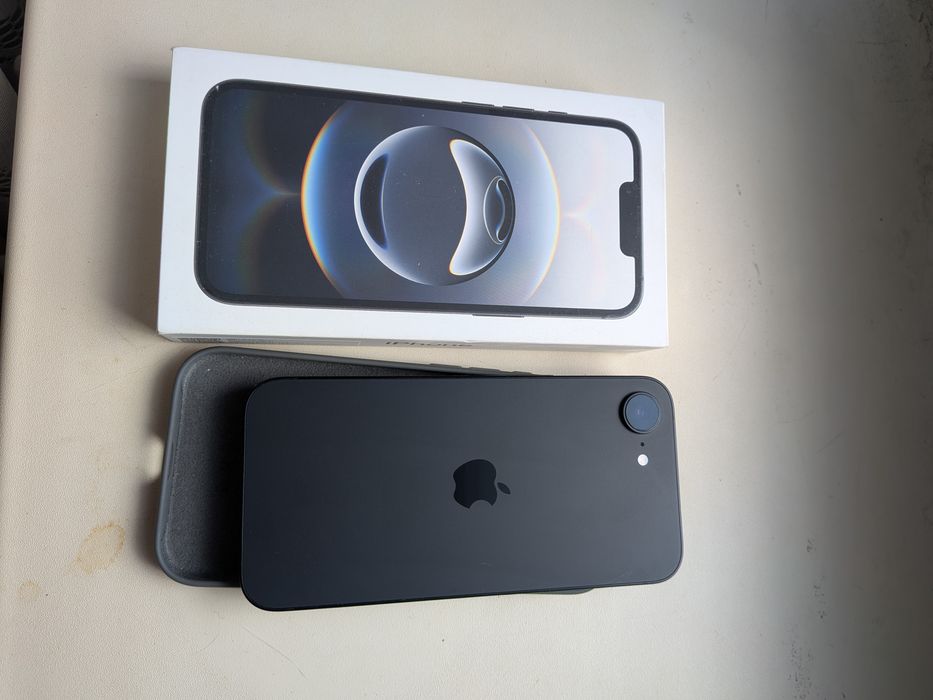 Продам Apple 16e