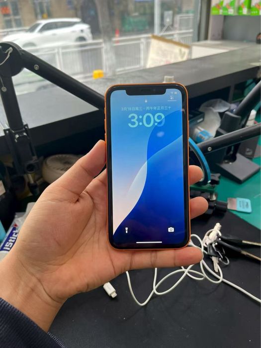 iPhone XR переделанный в iPhone 17 Pro