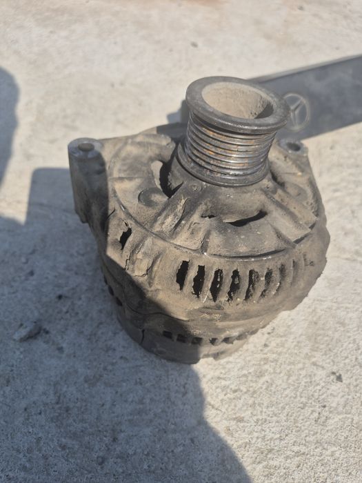 Мерседес 140кабан крышка генератор