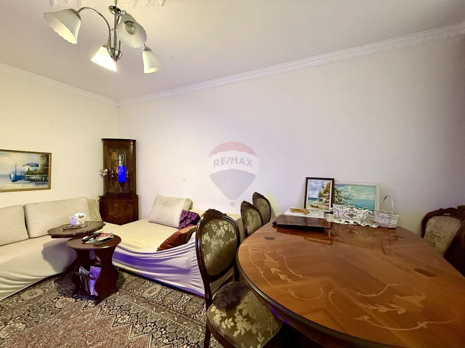 Продава се Двустаен апартамент в Варна, Център - 68 кв.м за 1380 €/кв.м - Снимка #2