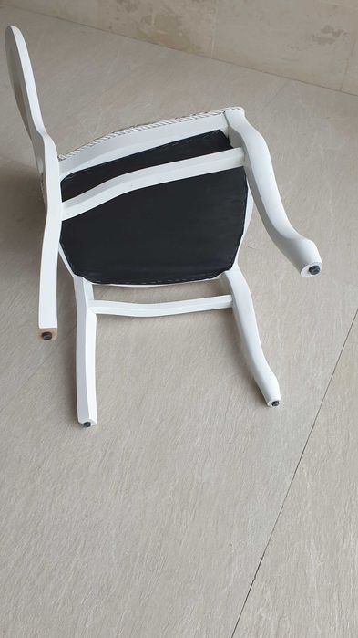 Scaune lemn masiv, tapitate