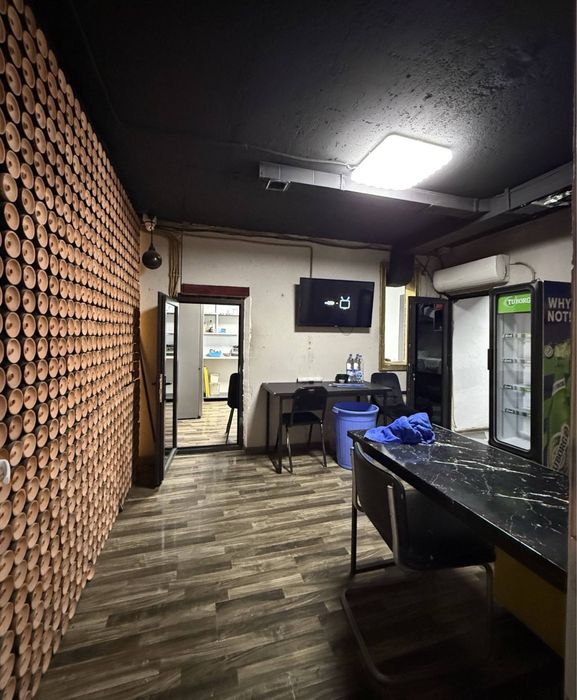 Аренда под офис 5 минут от метро Айбек С Мебелью, 9 комната 2500$ !