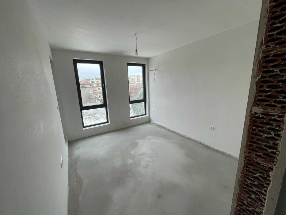 Продава се Тристаен апартамент в Пловдив, Христо Смирненски - 155 кв.м за 1652 €/кв.м - Снимка #4