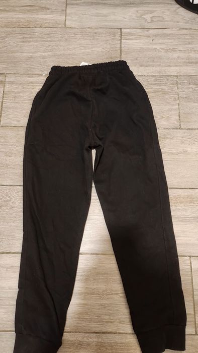 Vand pantaloni lacoste noi cu eticheta