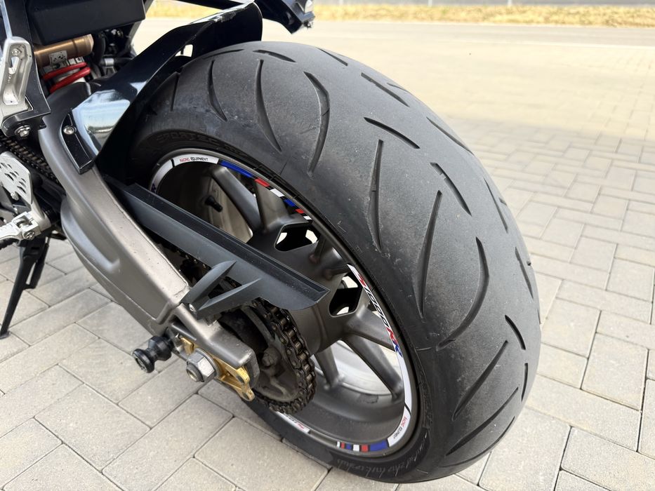 BMW S1000RR 200к.с AKRAPOVIC / R&G / 39000km