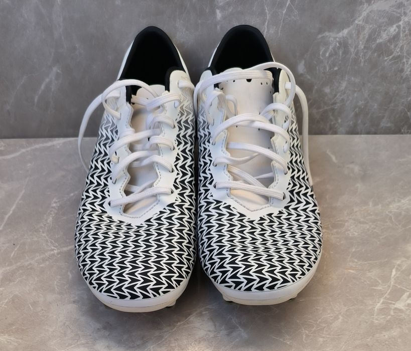 Under Armour футболни обувки бутонки 44 номер