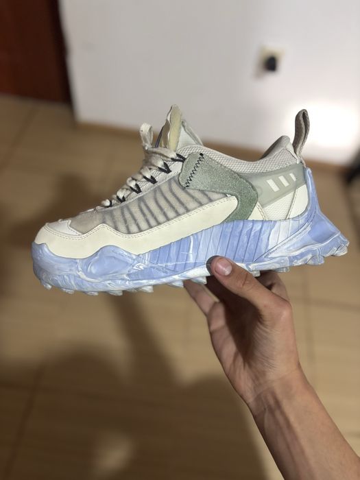 Off white odsy in stare perfecta