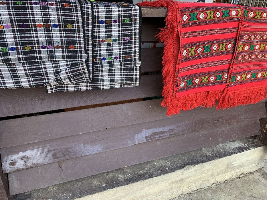 Vând cuverturi tesute