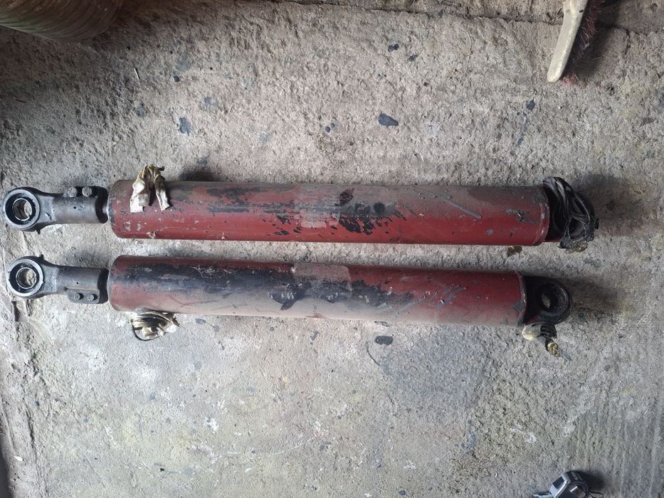 Хидравлични цилиндри