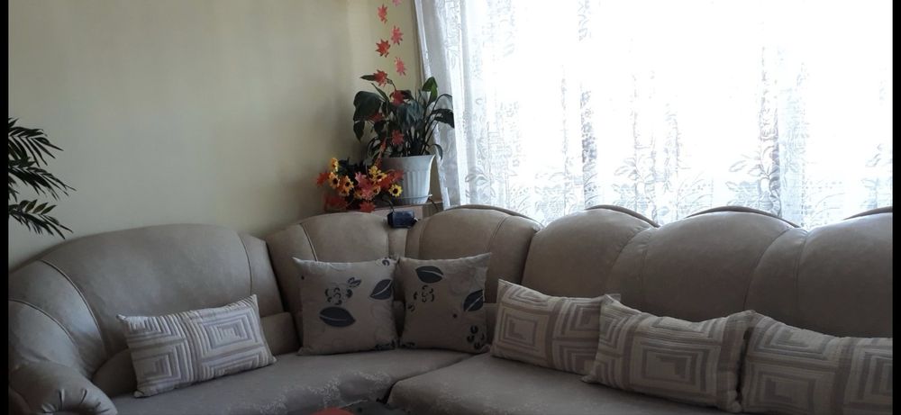 Кожен ъглов диван