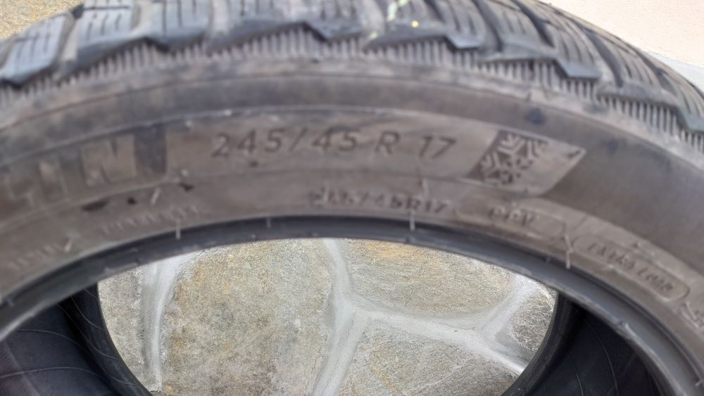 Michelin 245/45/17