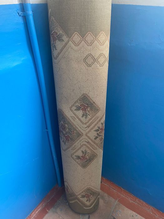 Продам ковёр 5,5 на 1,5