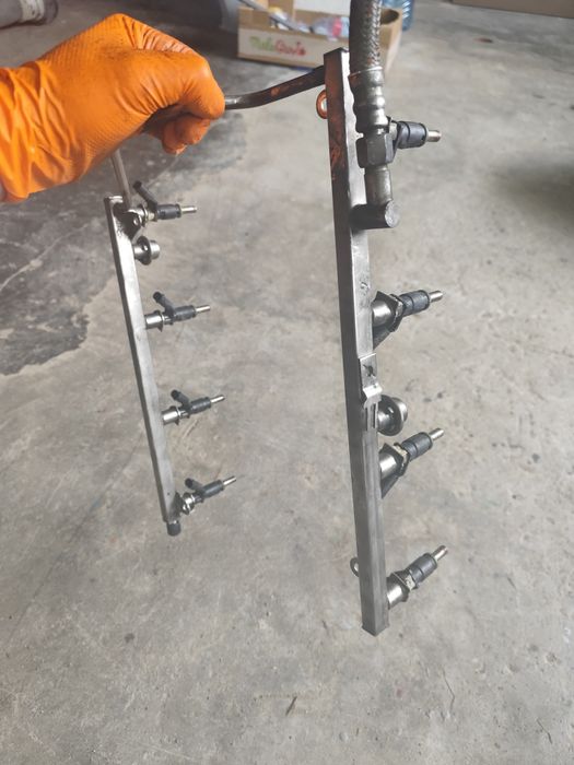 Горивна рейка с дюзи за Mercedes S500 W221 388кс