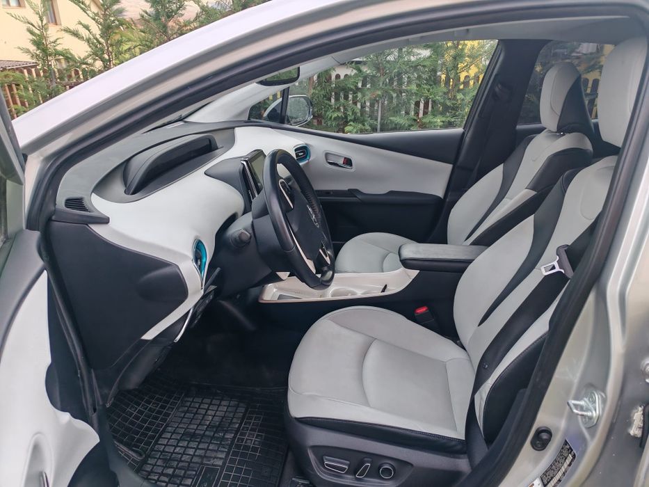 Toyota  Prius Prime PHV