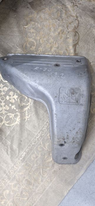 Защитный кожух выпускного колектора от камри