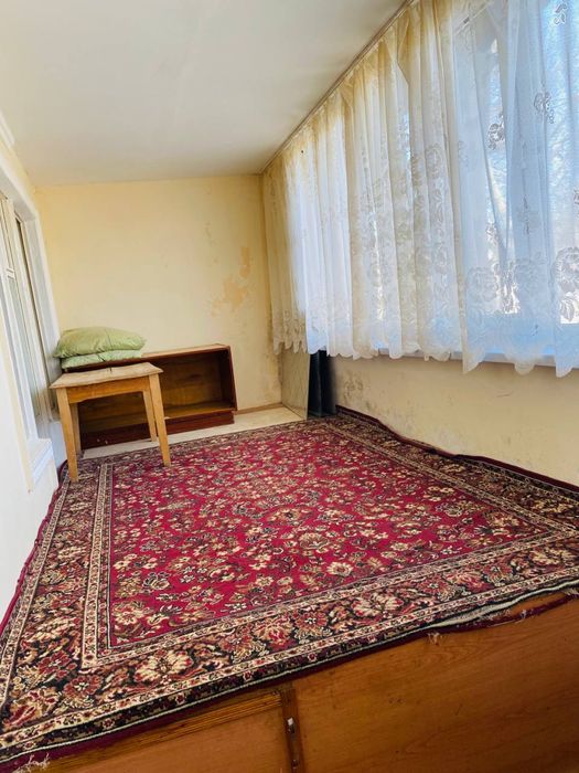 Чирчик шахрида 2х уй стилади октябрь бозорчани олдида 2 чи қават